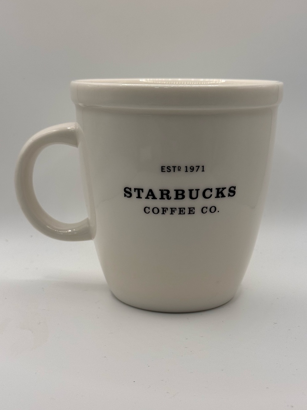 Vintage 2001 Starbucks Barista Abbey Off White Logo Coffee Mug. 18 fl oz.